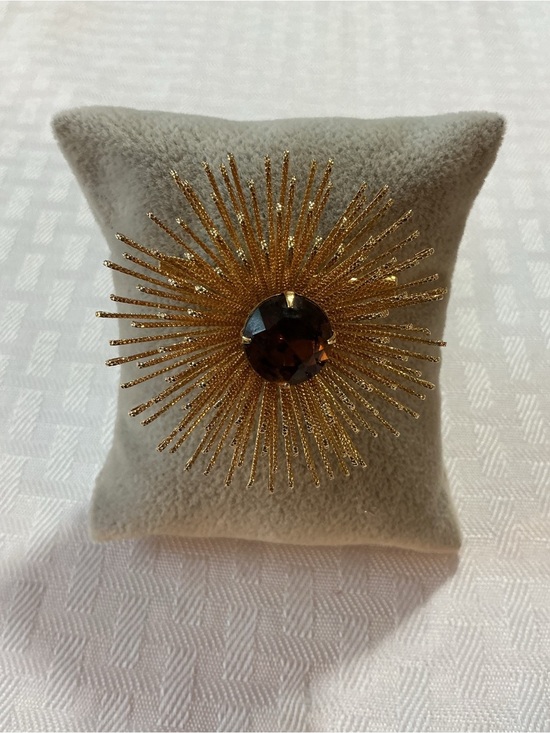 Sarah Coventry Jewelry - Sarah Coventry Vintage “Golden Mum” Starburst Brooch